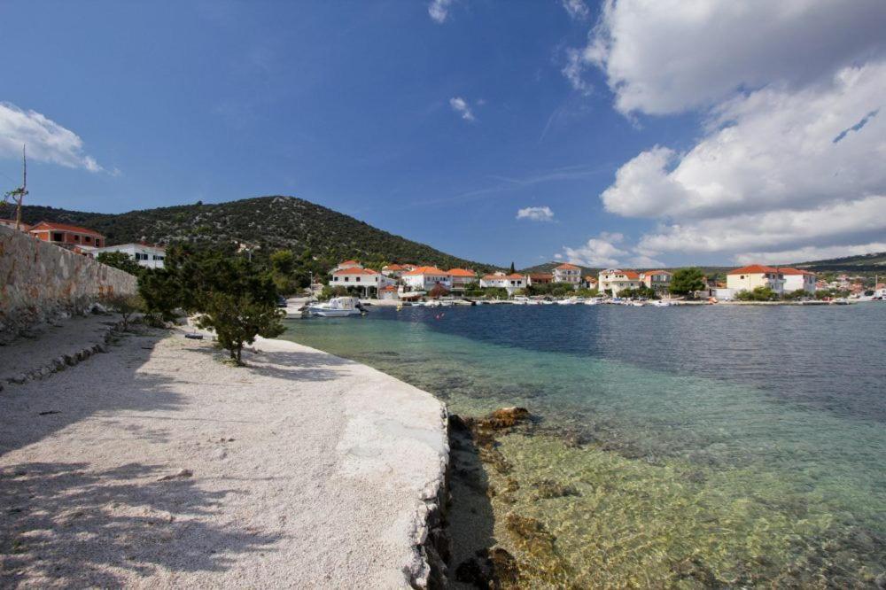 Apartmani Tamaris Vinišće Exteriér fotografie