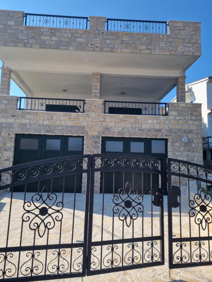 Apartmani Tamaris Vinišće Exteriér fotografie